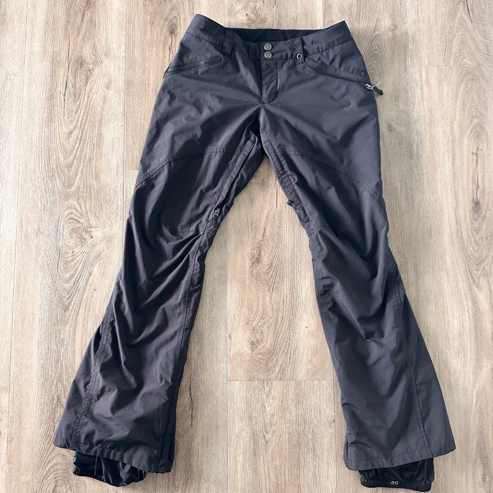 Women’s Burton snowboarding/ ski pant. Black. Size small.